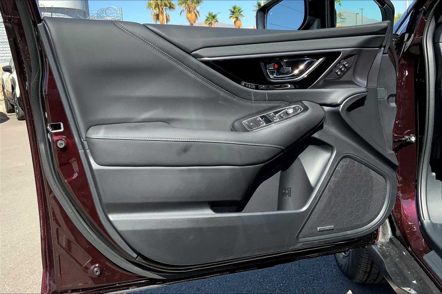 2025 Subaru Outback Touring XT photo 10