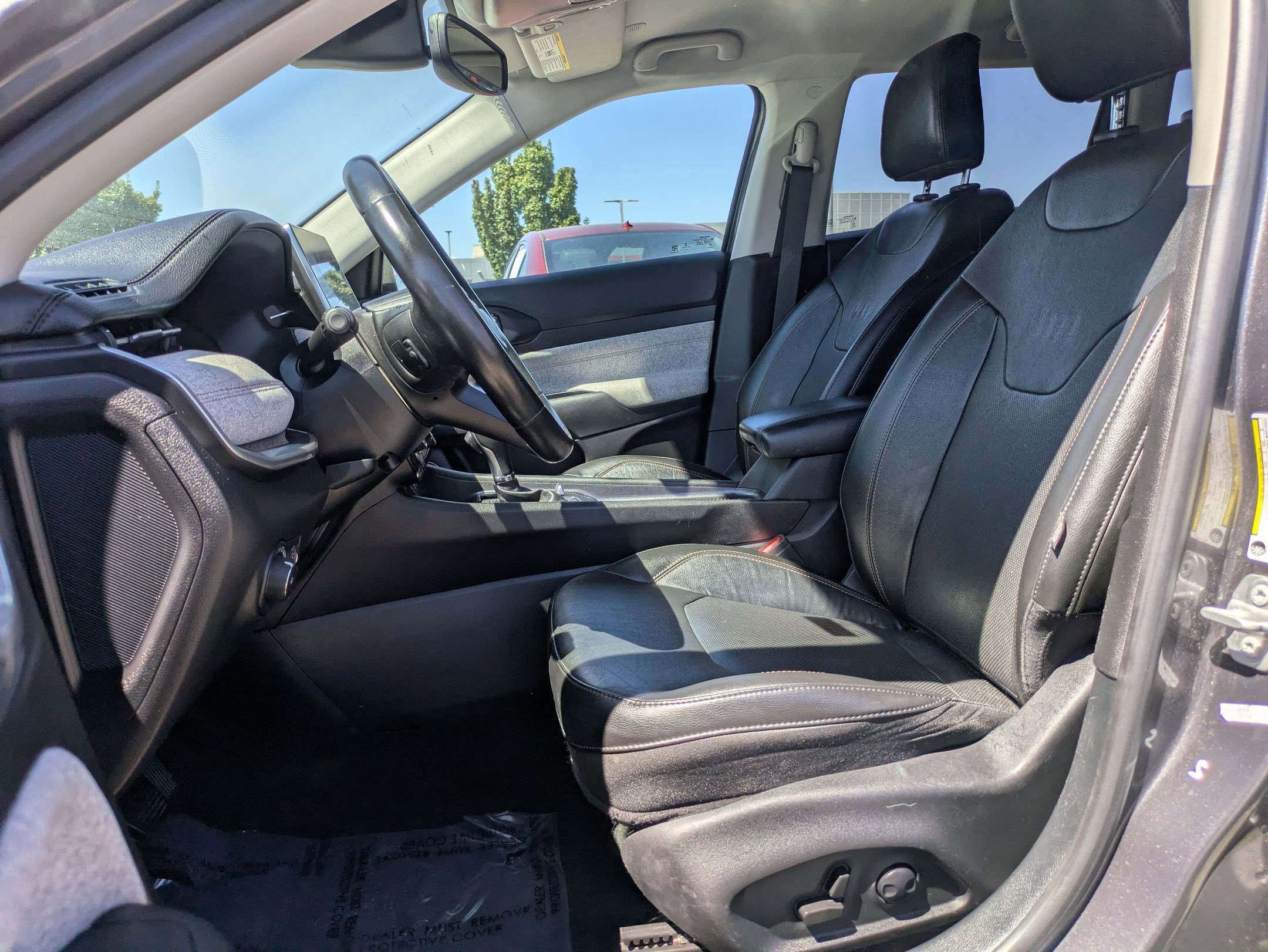2022 Jeep Compass Latitude Lux photo 22
