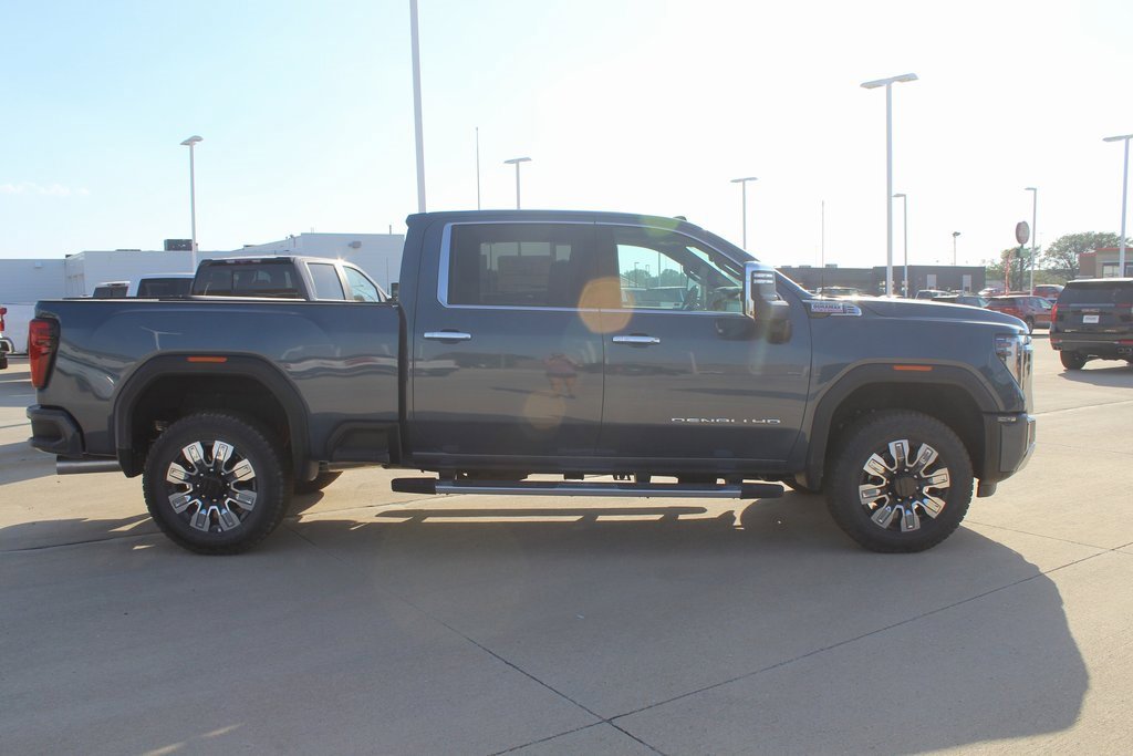 2026 Gmc Sierra 2500 HD Denali photo 2