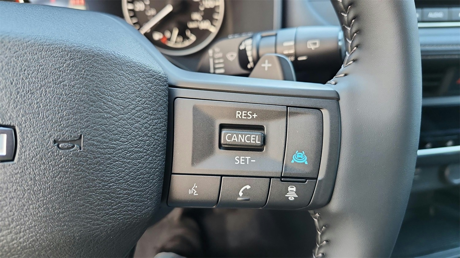2025 Nissan Rogue SV photo 22
