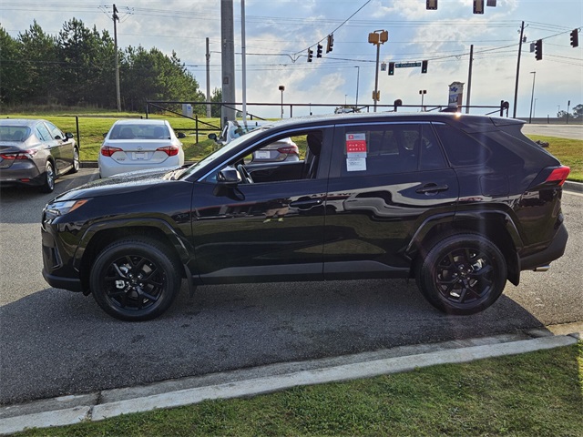 2025 Toyota RAV4 LE photo 3