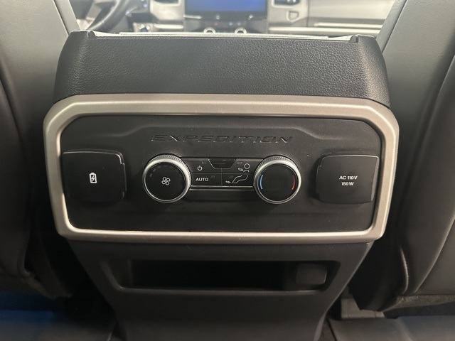 2022 Ford Expedition MAX XLT photo 13