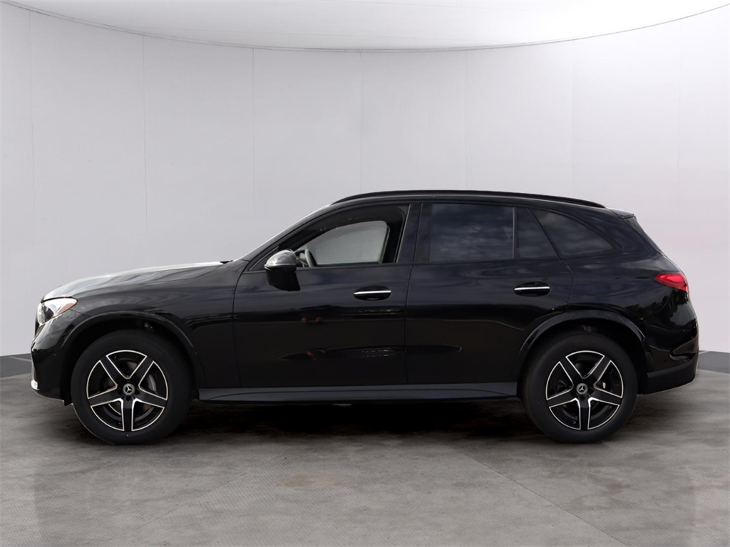 2026 Mercedes Benz GLC 300 4MATIC photo 3