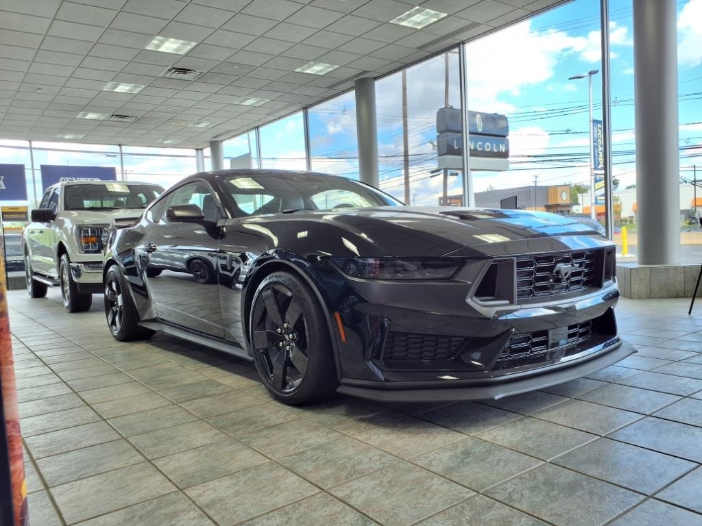 2024 Ford Mustang Dark Horse's photo