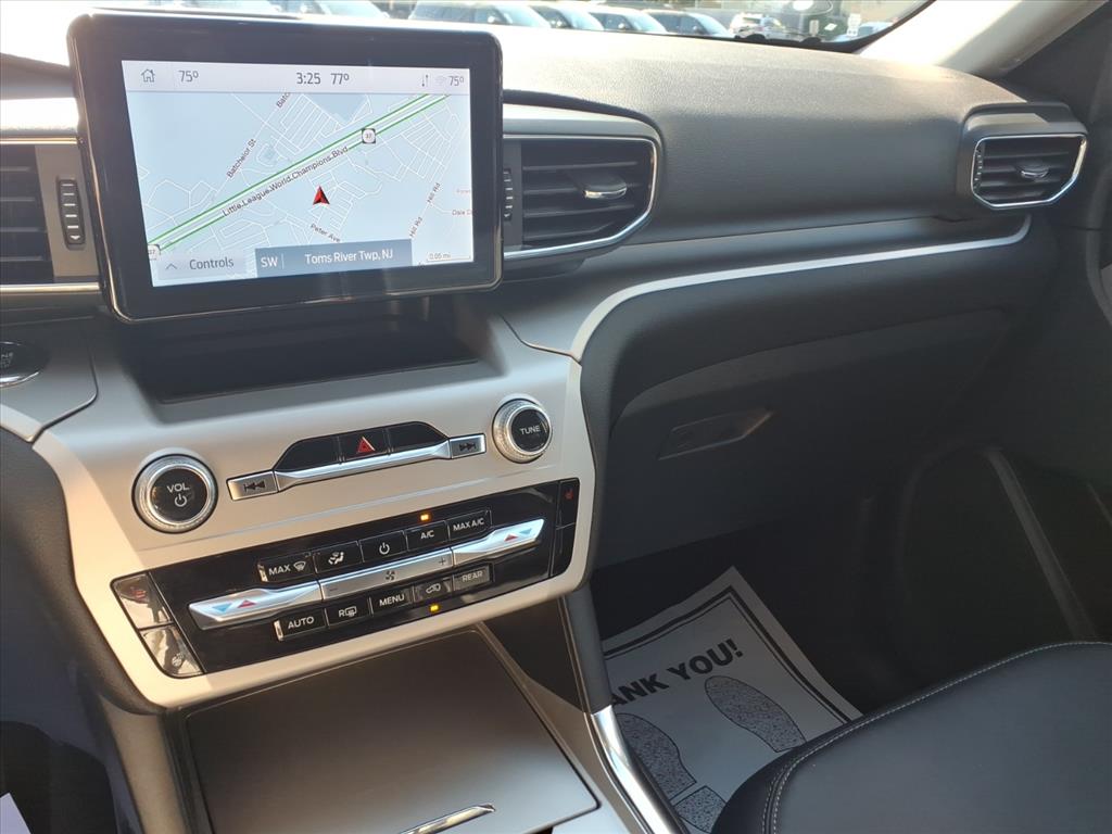 2022 Ford Explorer XLT photo 24