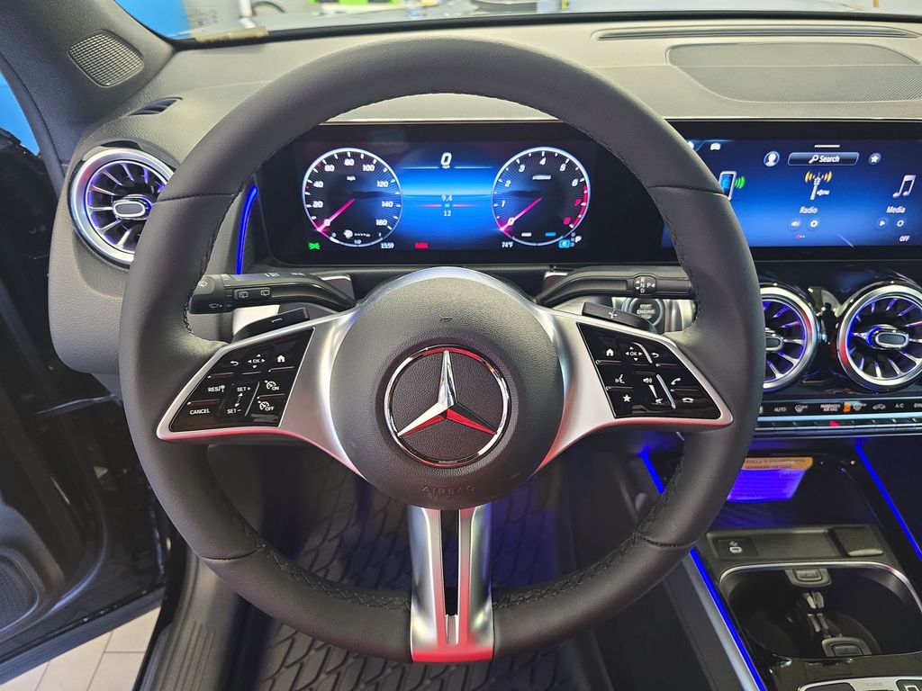 2025 Mercedes Benz GLB 250 photo 17