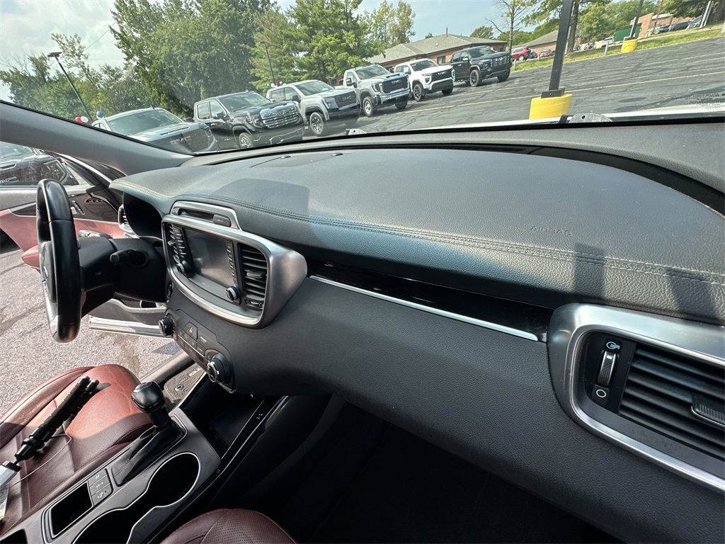2017 Kia Sorento SX photo 19