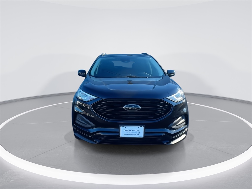 2022 Ford Edge SE photo 3