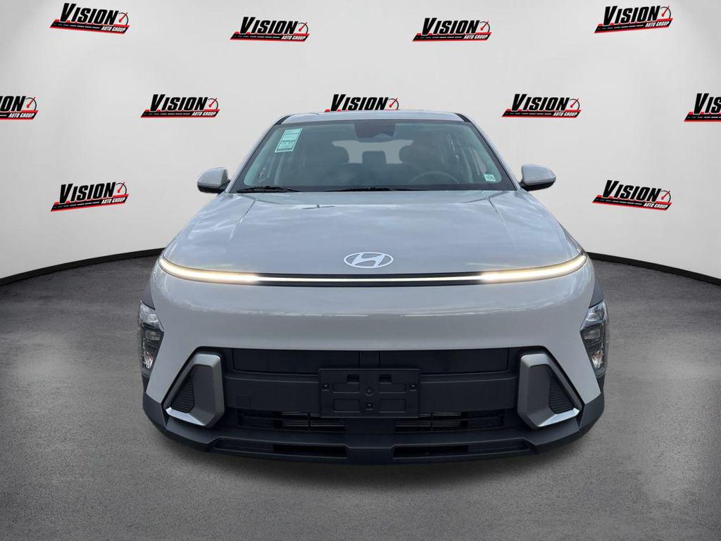 2026 Hyundai Kona SE photo 2