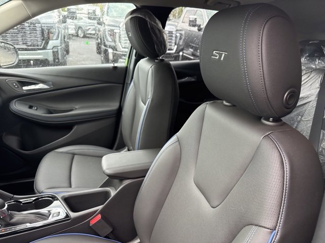 2026 Buick Encore GX Sport Touring photo 11