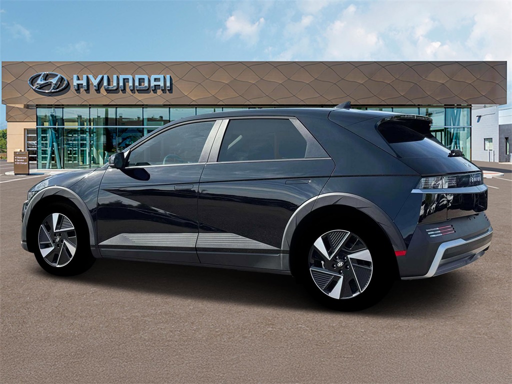 2025 Hyundai Ioniq 5 SE photo 3