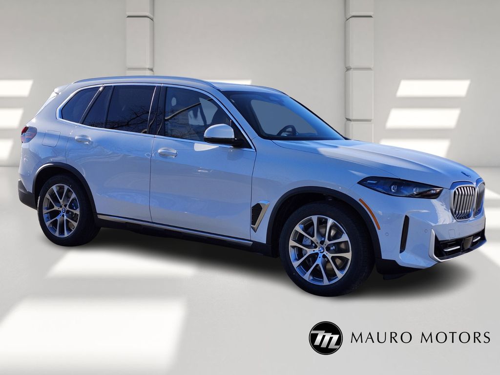 2026 BMW X5 50e's photo