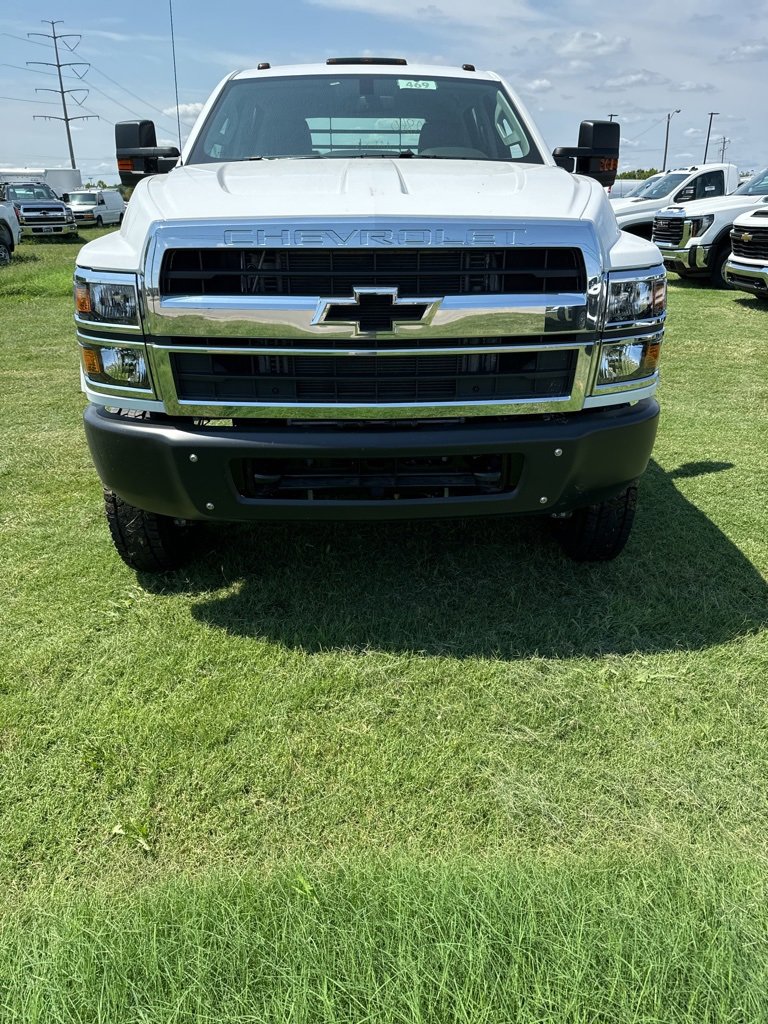 2024 Chevrolet Silverado 5500HD Work Truck photo 3
