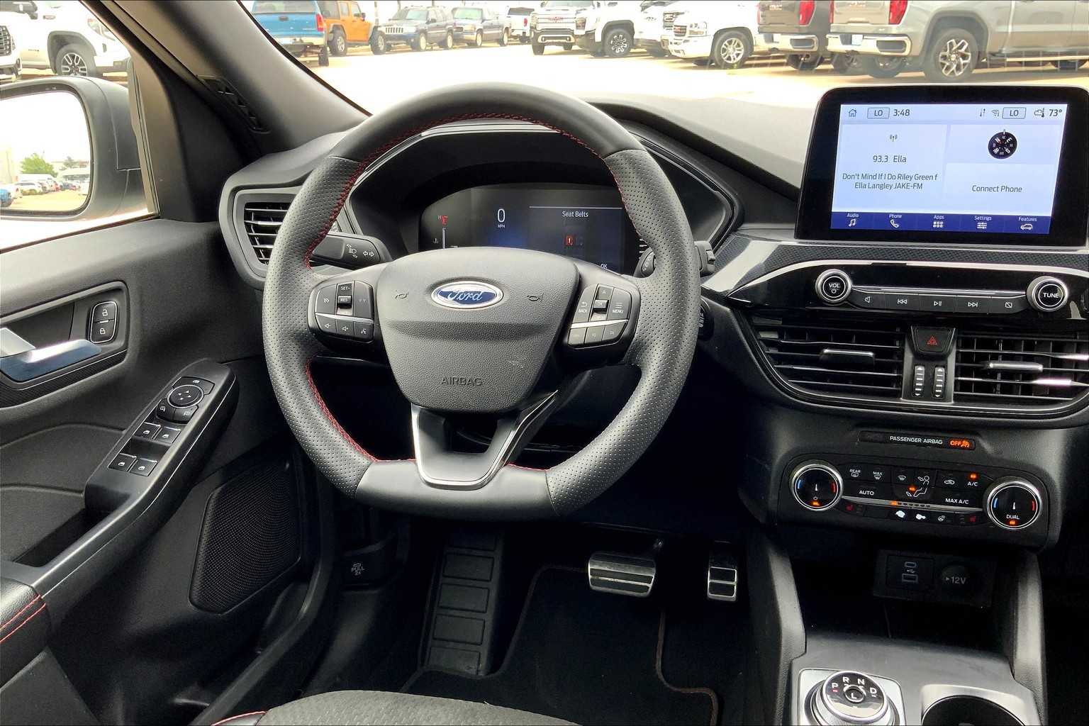2023 Ford Escape ST-Line photo 5
