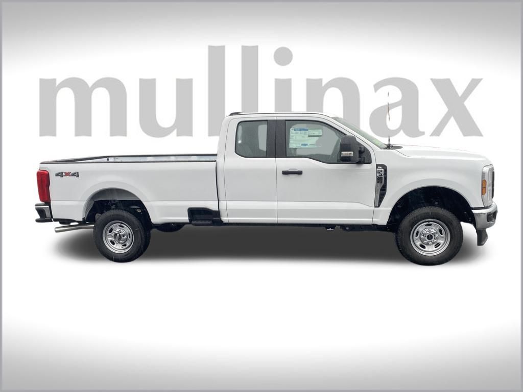 2026 Ford F-350 photo 2