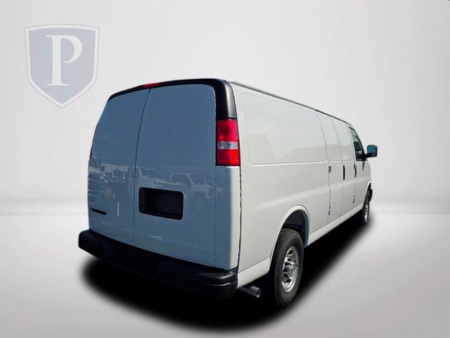 2025 Chevrolet Express Cargo 2500 photo 5