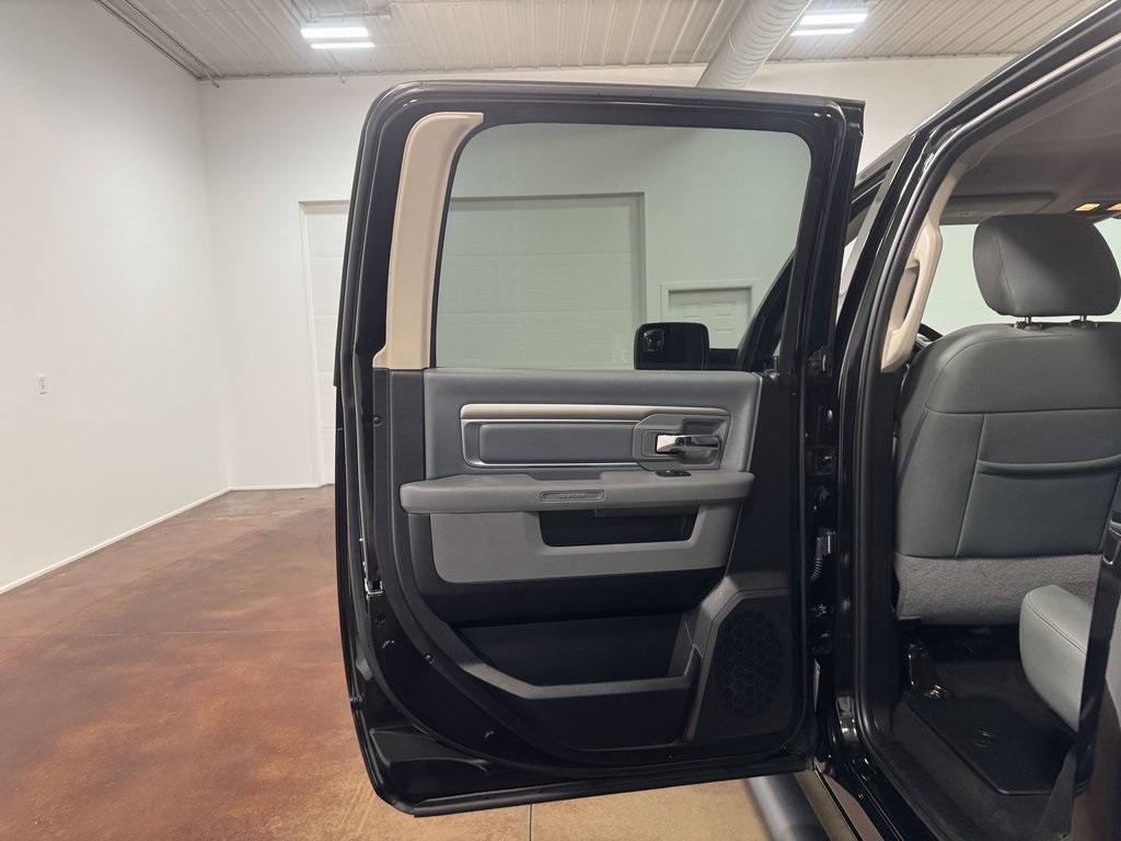 2019 Ram 1500 Classic SLT photo 43