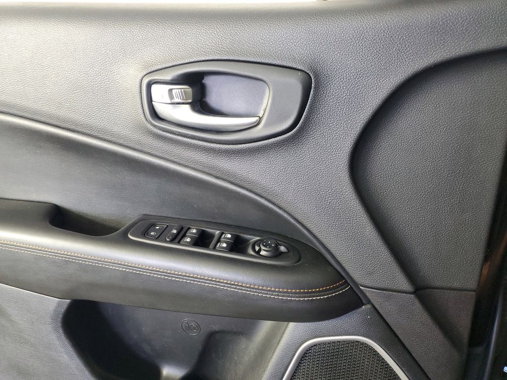 2018 Jeep Compass Latitude photo 28