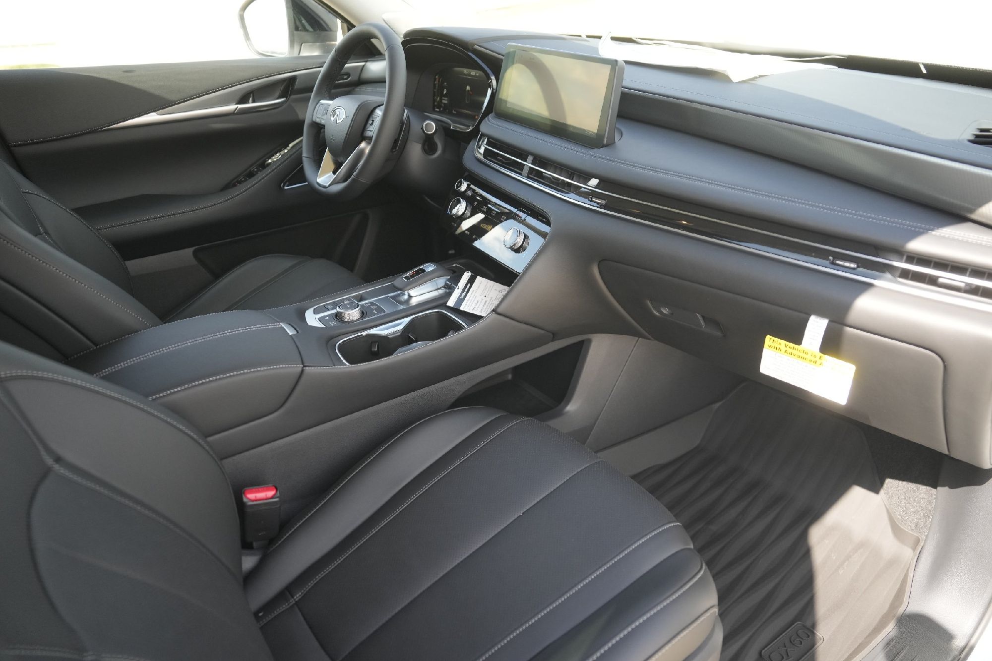 2026 Infiniti QX60 Luxe photo 11