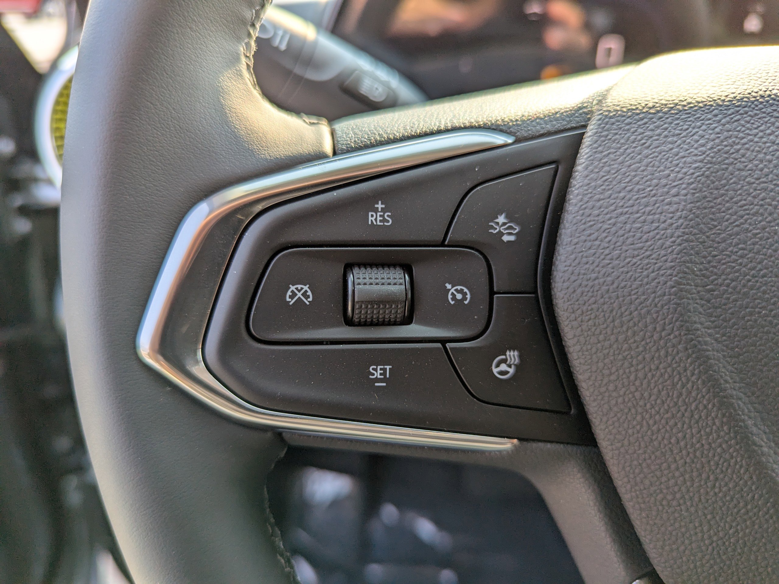 2025 Chevrolet Trax LT photo 12