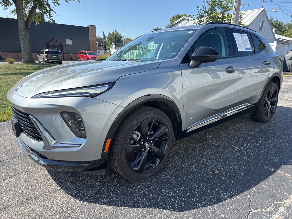 2025 Buick Envision Sport Touring photo 2