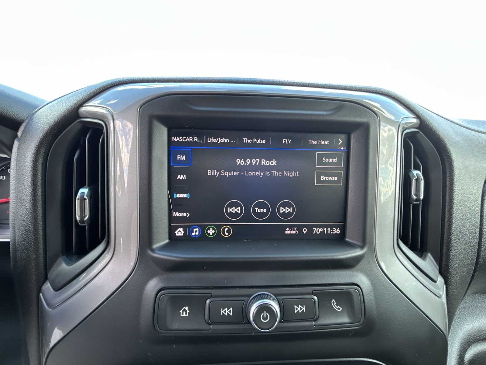 2021 Chevrolet Silverado 1500 Custom photo 15