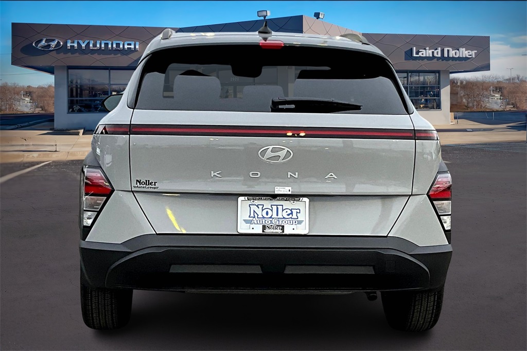 2026 Hyundai Kona SEL photo 2