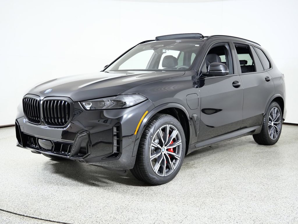 2026 BMW X5 50e's photo