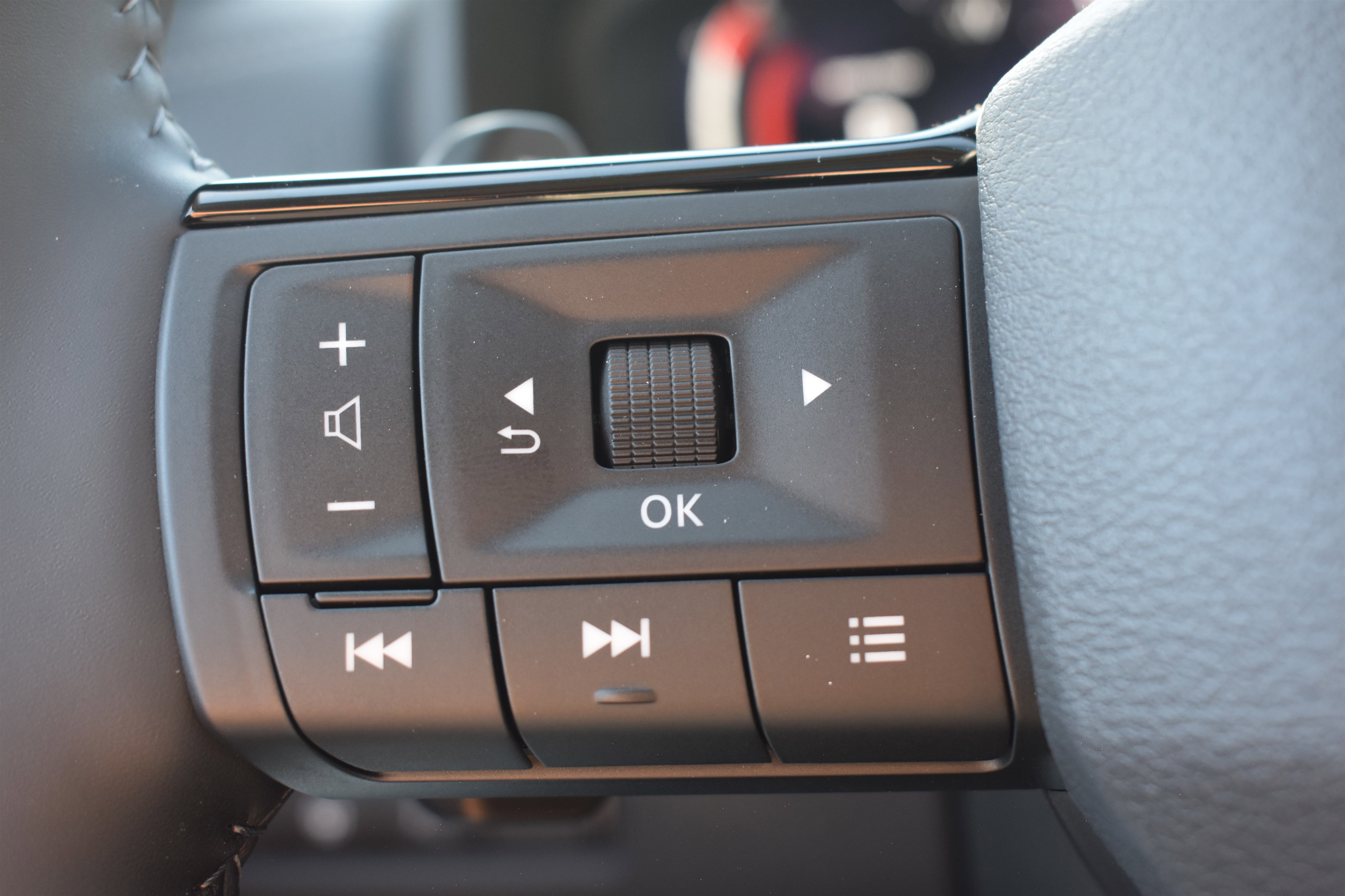 2026 Nissan Rogue Platinum photo 11