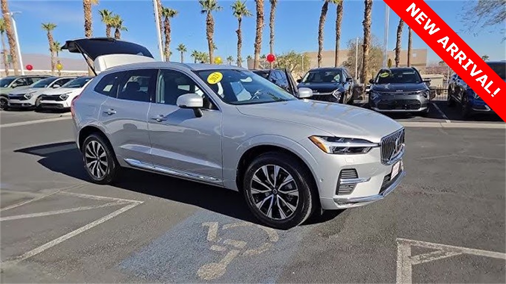 2023 Volvo XC60 Plus's photo