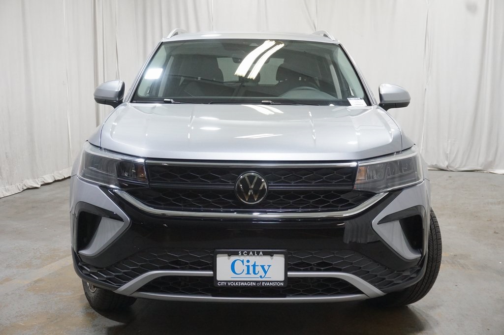 2024 Volkswagen Taos SE photo 4