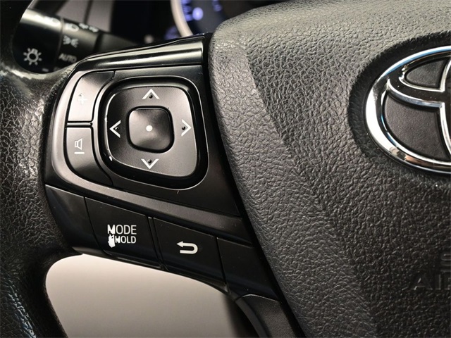 2016 Toyota Camry LE photo 2