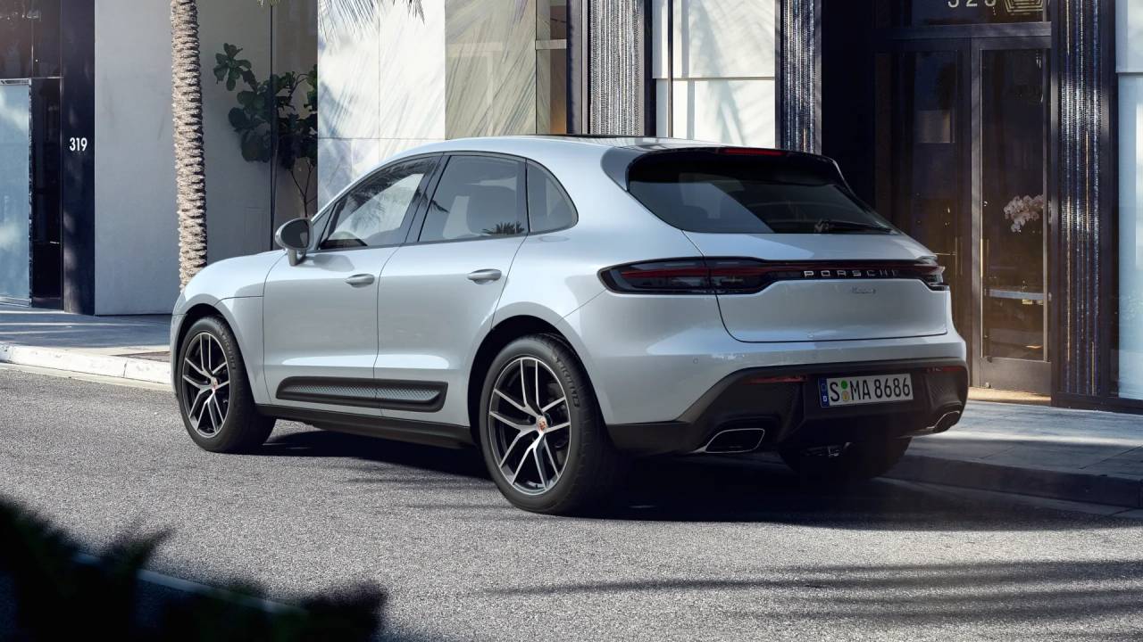 2025 Porsche Macan T photo 3