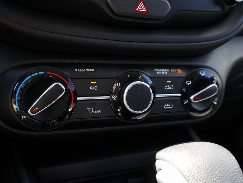 2022 Kia Soul LX photo 30