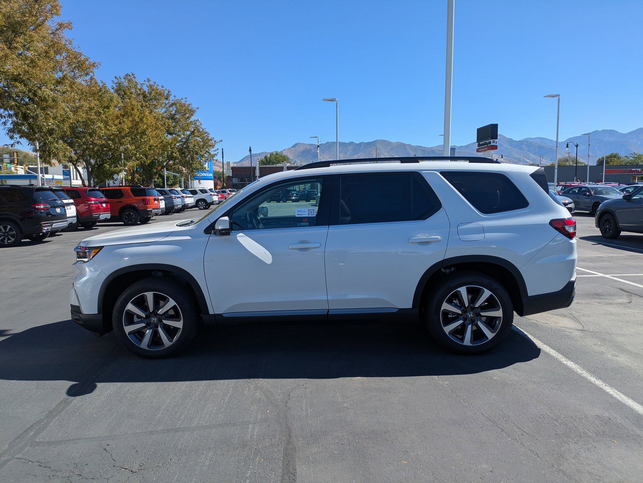 2025 Honda Pilot Touring photo 5