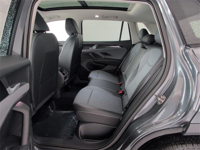 2025 Volkswagen Tiguan SE photo 7