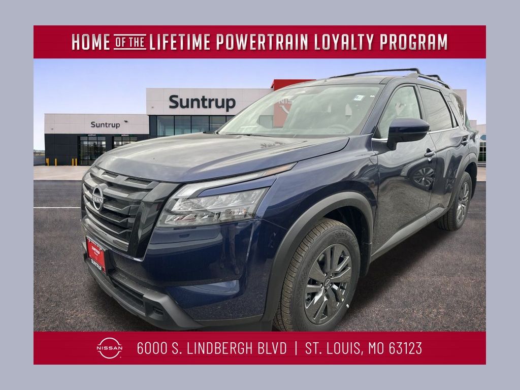 2025 Nissan Pathfinder SV's photo