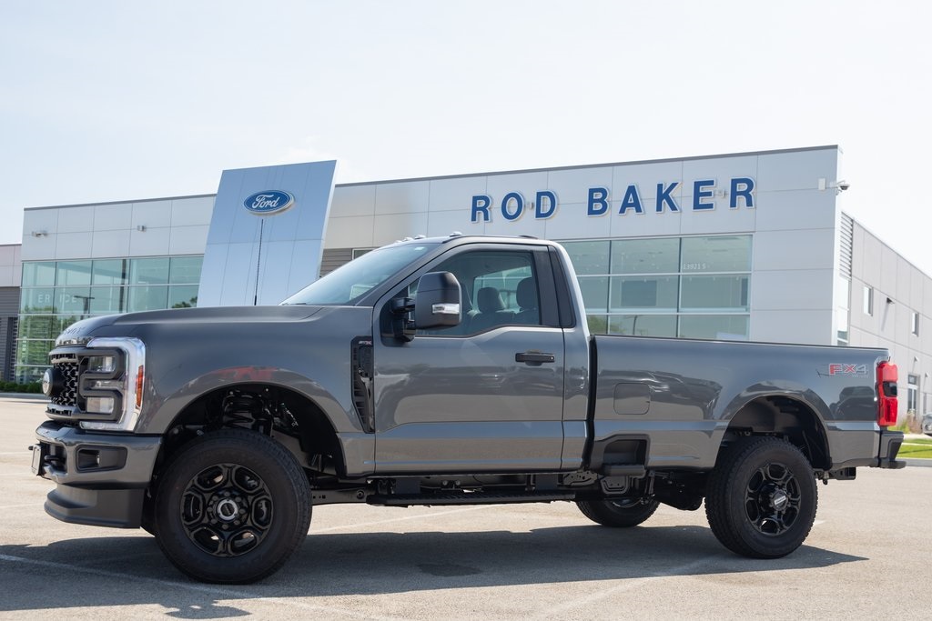 2025 Ford F-350 XL photo 2