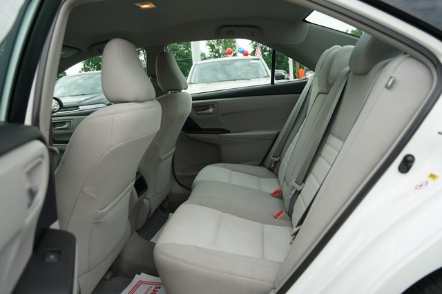 2015 Toyota Camry Base photo 8