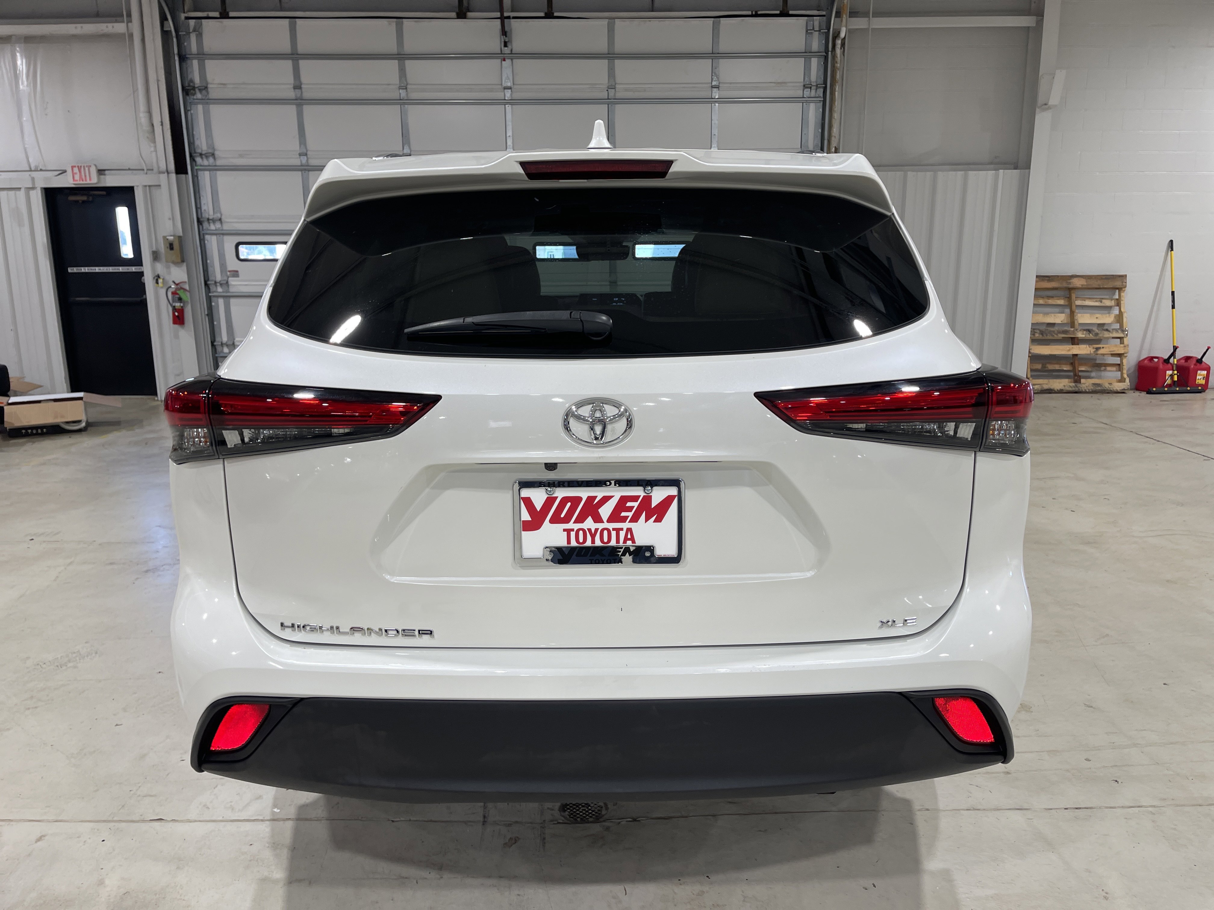 2020 Toyota Highlander XLE photo 3