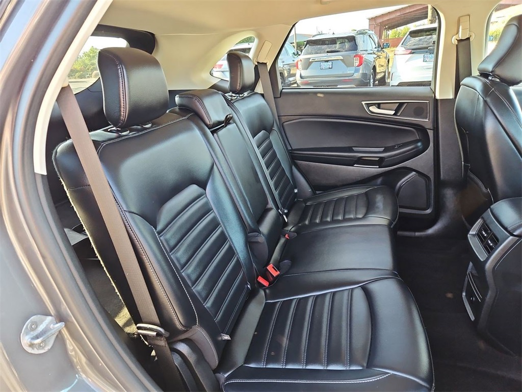 2023 Ford Edge SEL photo 28