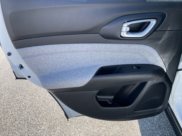 2022 Jeep Compass Latitude photo 25