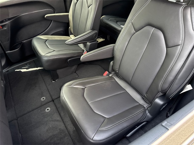 2025 Chrysler Pacifica photo 27
