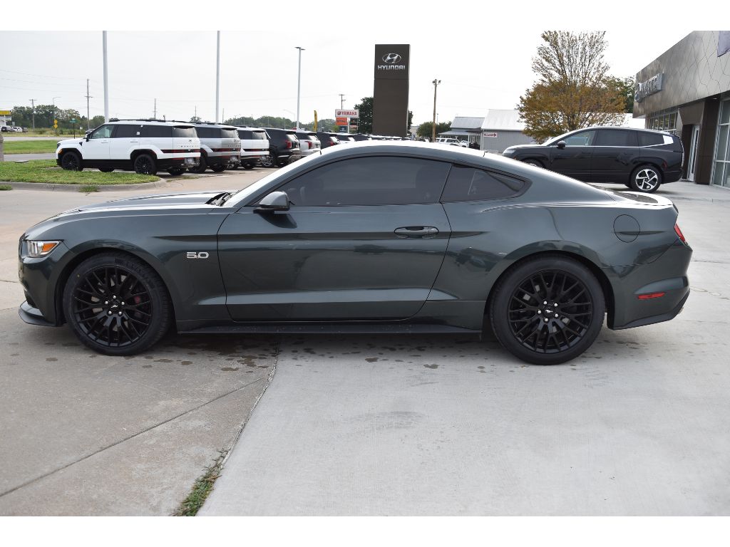 2015 Ford Mustang GT Premium photo 4