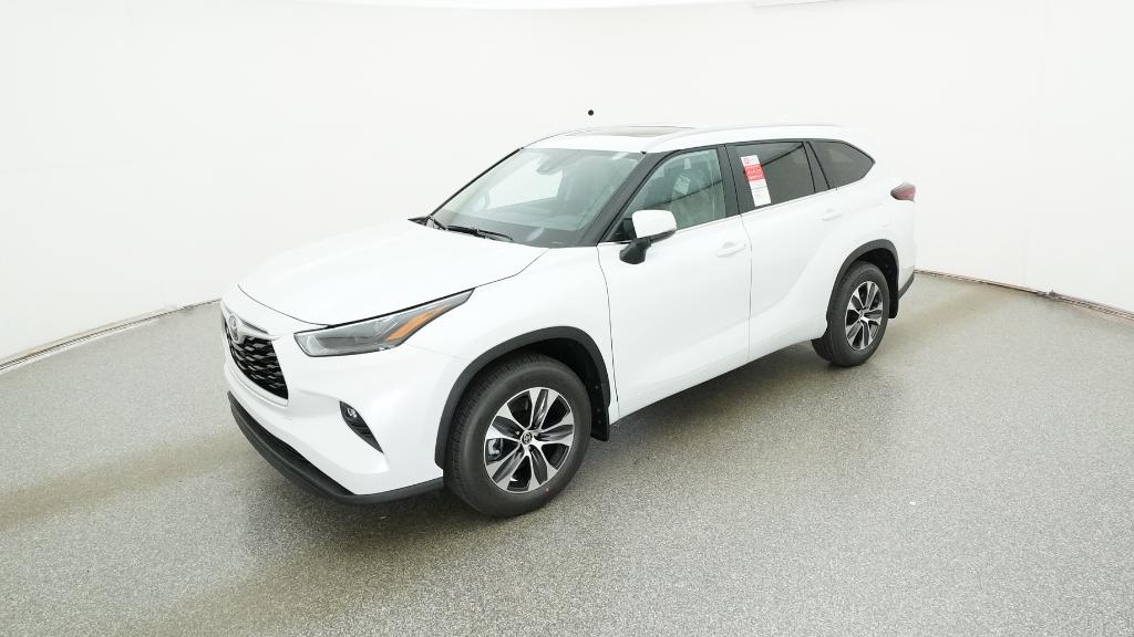 2026 Toyota Highlander XLE's photo