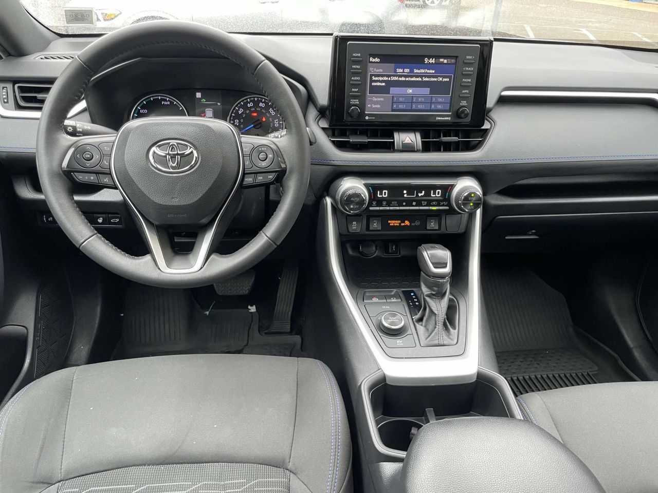 2022 Toyota RAV4 Hybrid SE photo 9