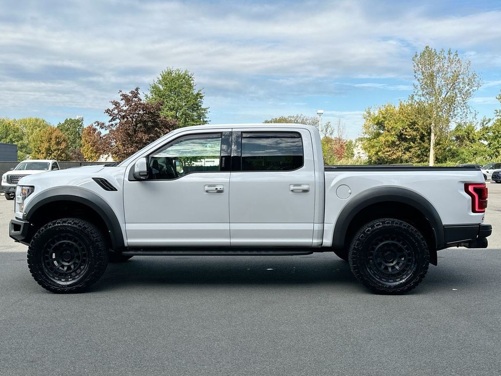 2020 Ford F-150 Raptor photo 2