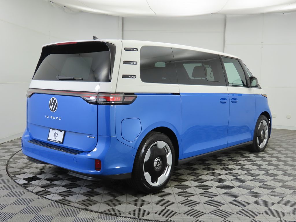 2025 Volkswagen ID. Buzz Pro Plus photo 5