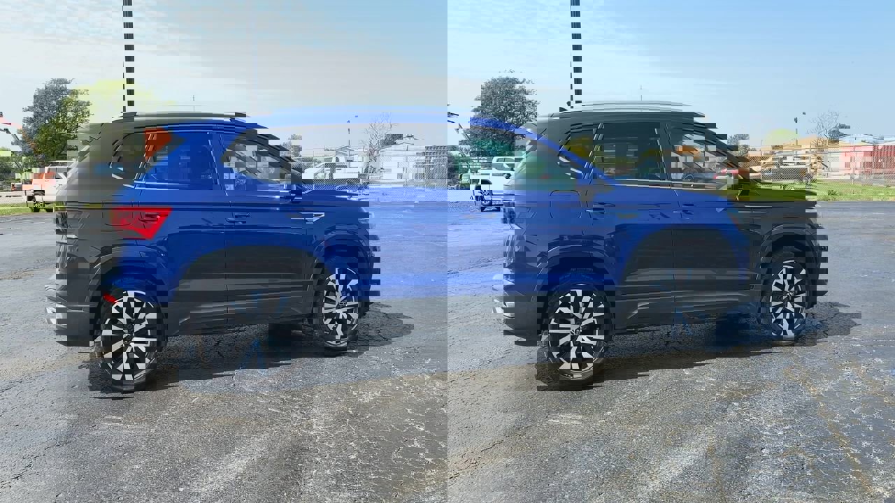 2022 Volkswagen Taos SE photo 9