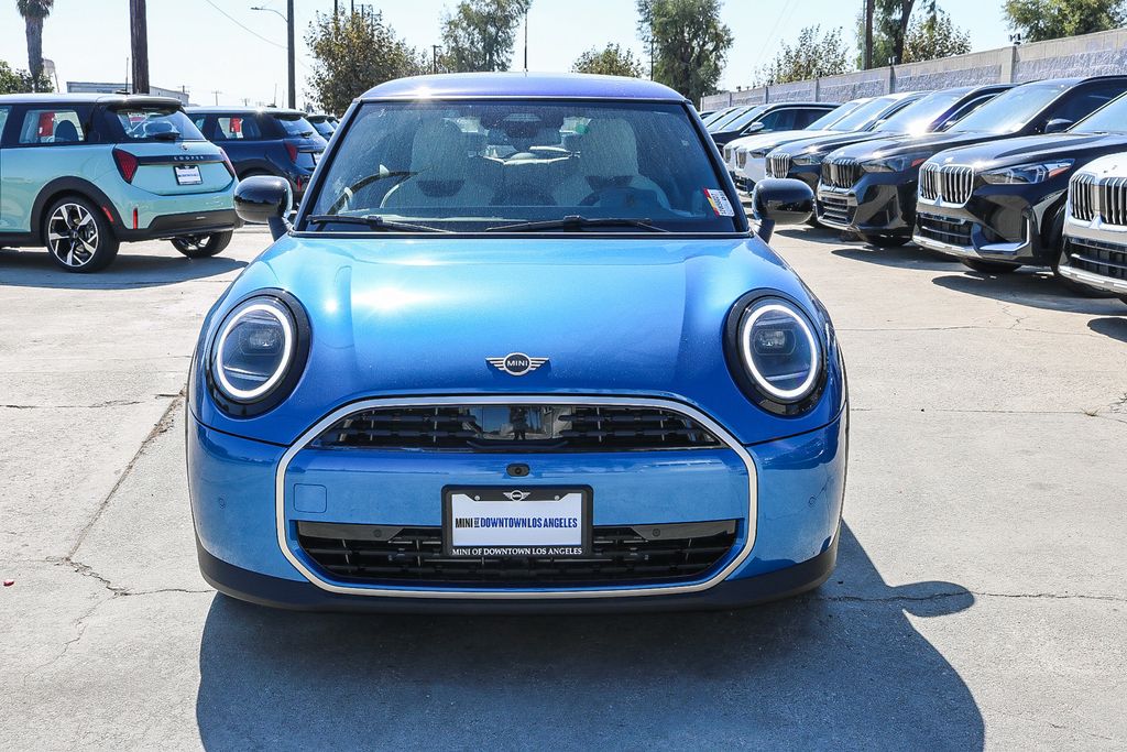 2025 Mini Cooper 2 Door Hardtop Iconic photo 2